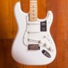 FENDER PLAYER STRATOCASTER MAPLE NECK POLAR WHITE