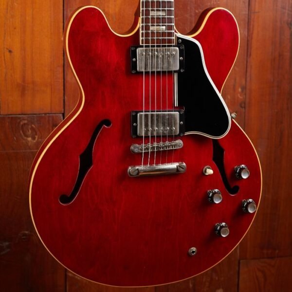 GIBSON ES-335 CHERRY - MINT VINTAGE GUITAR (1962)