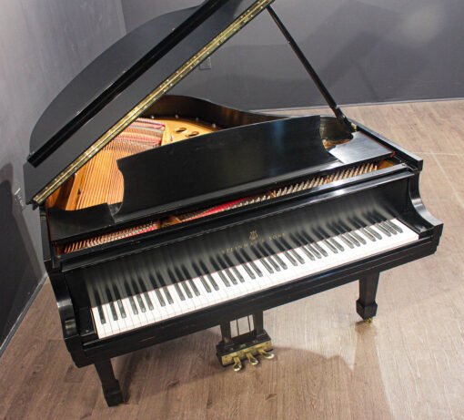 Steinway Model M 5'7'' Grand Piano 1982