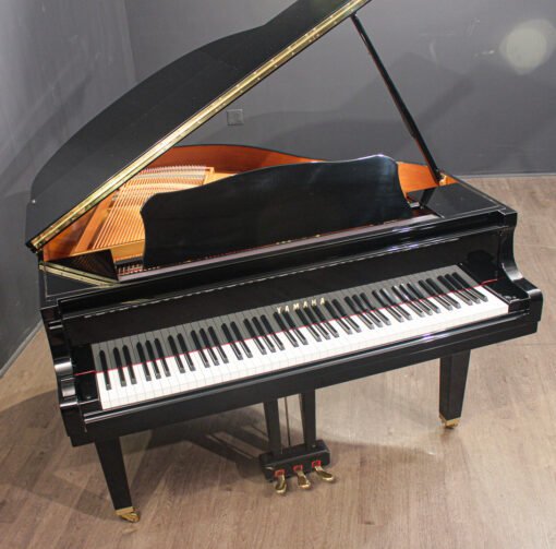 Yamaha Baby Grand Piano 4'11'' GA1